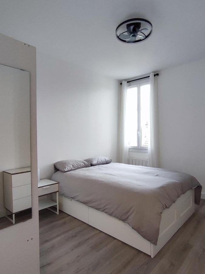 La Vie En Blanc Et Noir Maisons-Laffitte Apartment Exterior photo